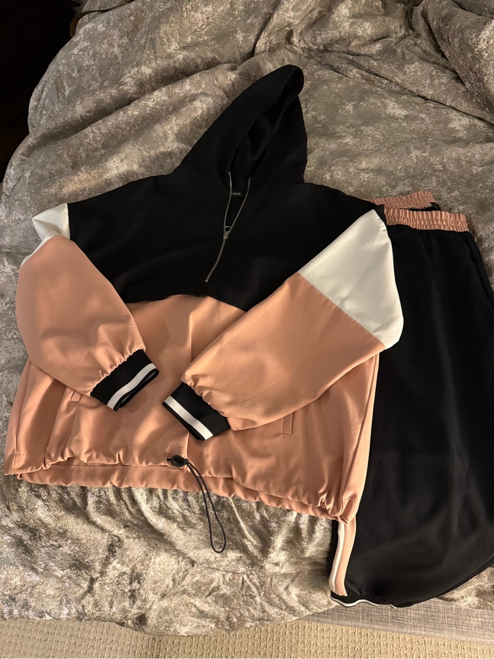 Zara Colorblock Hooded Two Piece Jogger Set in White & Dusty Pink